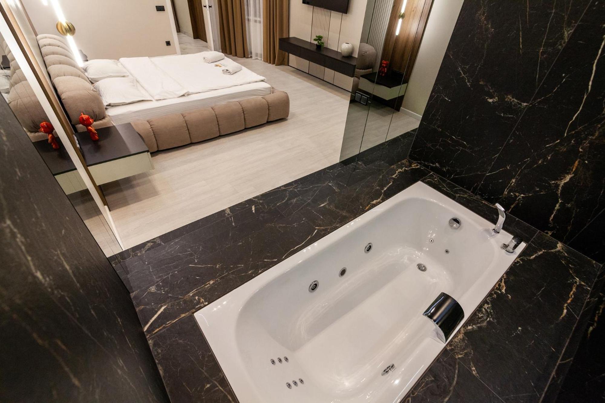 شقة Leogrand Jacuzzi On Malaniuka 2 إلفيف المظهر الخارجي الصورة